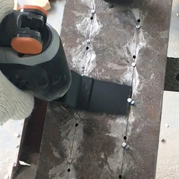 Oscillating saw blade